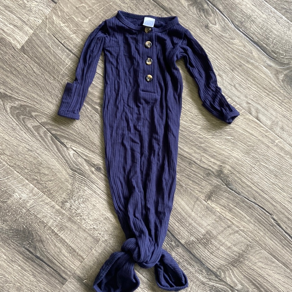 Lou Lou - Newborn knotted gown